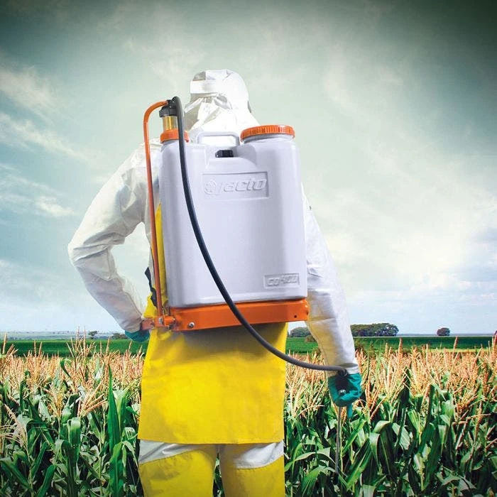 Jacto 4 Gallon Backpack Sprayer With Brass Piston Pump, White 2 Jacto 4 Gallon Backpack Sprayer With Brass Piston Pump, White - Image 2