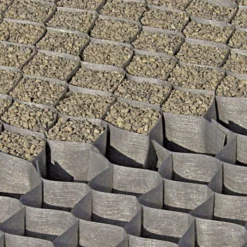 DuPont GroundGrid, 4 Ft. X 25 Ft., 50 Mm X 55 Mm Cells