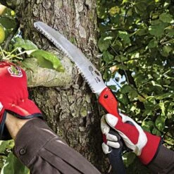 Felco Folding Saw With 9.5 Inch Blade 5 Felco Folding Saw With 9.5 Inch Blade -Garden Store f604 in use